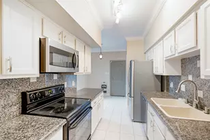 9400 Doliver Dr, Houston, TX 77063 - Photo 13
