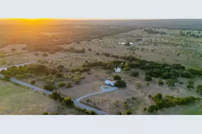 4080 Pleasant Valley Road, Mineral Wells, TX 76067 - Photo 39