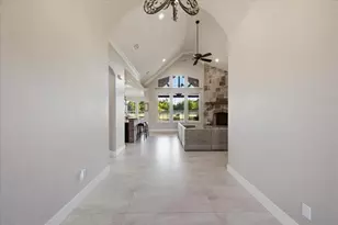 924 Indian Trail, Oak Leaf, TX 75154 - Photo 3