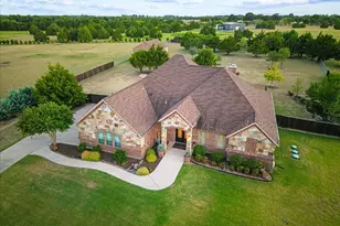 924 Indian Trail, Oak Leaf, TX 75154 - Photo 1