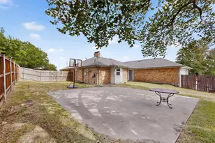 2413 Club Meadow Dr, Garland, TX 75041 - Photo 35