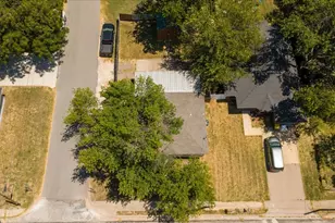 401 S 3rd St, Grandview, TX 76050 - Photo 9