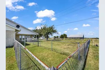5108 Woodard Avenue, Cleburne, TX 76033 - Photo 9
