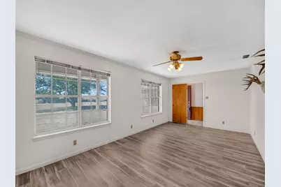 5108 Woodard Avenue, Cleburne, TX 76033 - Photo 17