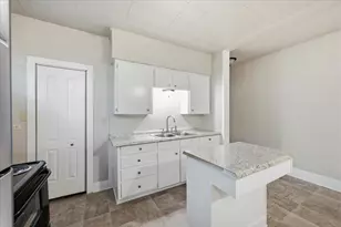 711 Brown St, Waxahachie, TX 75165 - Photo 9