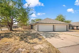 7712 Brandi Pl, North Richland Hills, TX 76182 - Photo 7