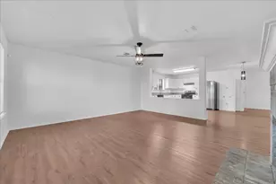 2460 Mallory Ln, Lancaster, TX 75134 - Photo 3
