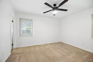 8938 Angleton Pl, Dallas, TX 75243 - Photo 15