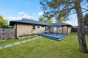 8938 Angleton Pl, Dallas, TX 75243 - Photo 25