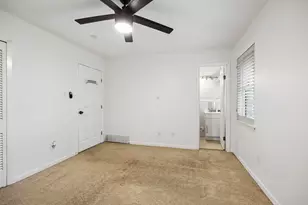 8938 Angleton Pl, Dallas, TX 75243 - Photo 17