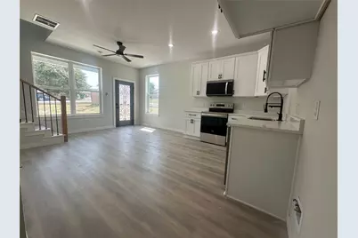 806 N Cates Street, Decatur, TX 76234 - Photo 5