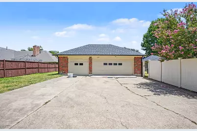 1349 Mantlebrook Drive, DeSoto, TX 75115 - Photo 39