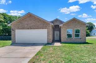 1421 Jones St, Greenville, TX 75401 - Photo 37