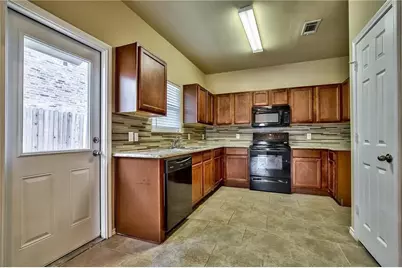 702 E College Street, Princeton, TX 75407 - Photo 9