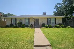 1526 Charleston Dr, Garland, TX 75041 - Photo 1