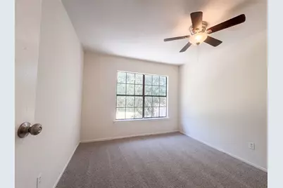 526 Royal Valley Road, Grand Prairie, TX 75052 - Photo 15