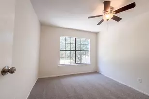 526 Royal Valley Rd, Grand Prairie, TX 75052 - Photo 15