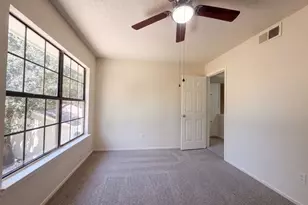 526 Royal Valley Rd, Grand Prairie, TX 75052 - Photo 19