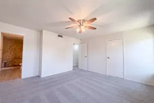526 Royal Valley Rd, Grand Prairie, TX 75052 - Photo 11