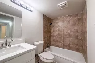 526 Royal Valley Rd, Grand Prairie, TX 75052 - Photo 17
