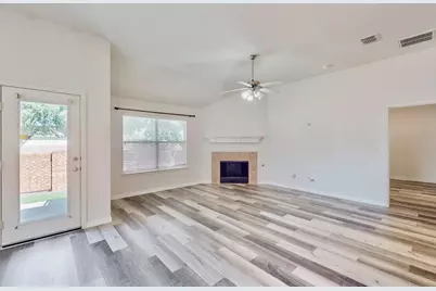 1216 Lake Forest Drive, Grand Prairie, TX 75052 - Photo 5