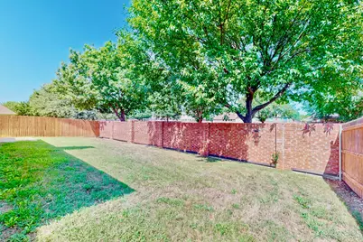 1216 Lake Forest Drive, Grand Prairie, TX 75052 - Photo 31