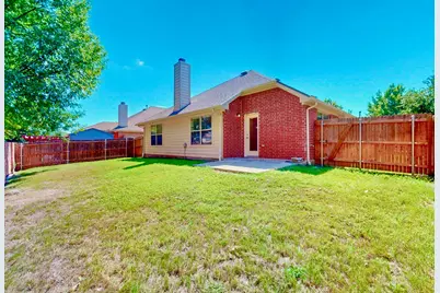 1216 Lake Forest Drive, Grand Prairie, TX 75052 - Photo 31