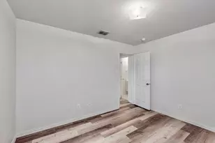 1216 Lake Forest Dr, Grand Prairie, TX 75052 - Photo 21