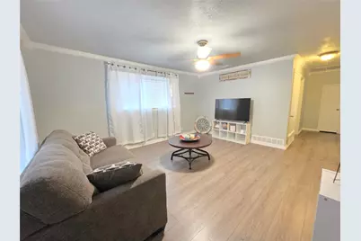 1043 Blaylock Circle S, Irving, TX 75061 - Photo 3