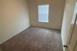2734 Hyde Park Dr, Grand Prairie, TX 75050 - Photo 7