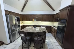 1205 Riverview Dr, Arlington, TX 76012 - Photo 9