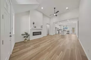 5559 Mercedes Cir, Granbury, TX 76048 - Photo 3