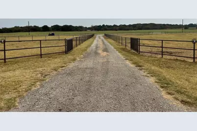 1555 E Blackjack Road, Pilot Point, TX 76258 - Photo 37