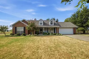 11454 Foutch Rd, Pilot Point, TX 76258 - Photo 3