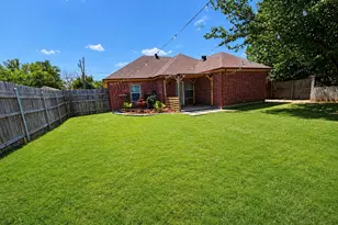 703 Perry Ave, Waxahachie, TX 75165 - Photo 9