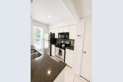 4020 Holland Avenue #213, Dallas, TX 75219 - Photo 11