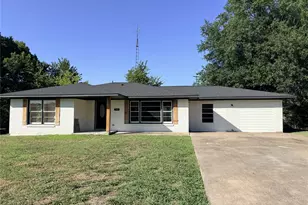 2922 College Cir, Corsicana, TX 75110 - Photo 1