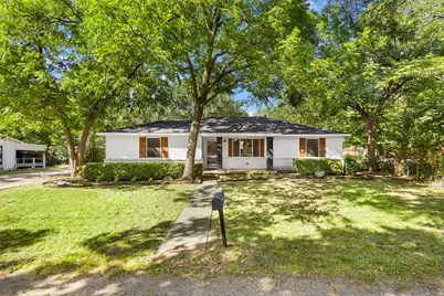 412 E Ross Street, Waxahachie, TX 75165 - Photo 1