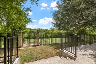 902 Saint George Place, DeSoto, TX 75115 - Photo 35