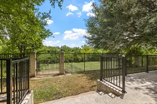 902 St George Pl, DeSoto, TX 75115 - Photo 35