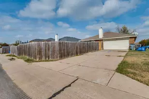2118 Augusta St, Lancaster, TX 75146 - Photo 5