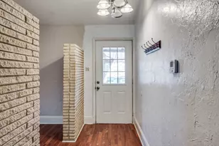 3406 Halifax Dr, Arlington, TX 76013 - Photo 3