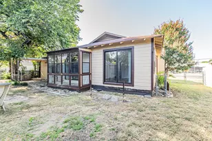 1002 W Sanford St, Arlington, TX 76012 - Photo 35