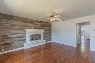 1002 W Sanford St, Arlington, TX 76012 - Photo 3