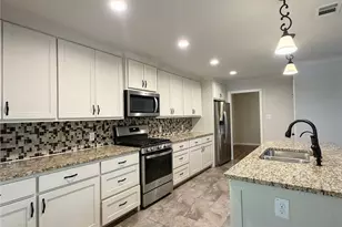 310 E Santa Fe St, Farmersville, TX 75442 - Photo 5