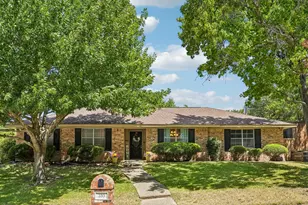 335 Robin Hill Ln, Duncanville, TX 75137 - Photo 1