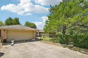 335 Robin Hill Ln, Duncanville, TX 75137 - Photo 29