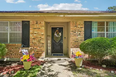 335 Robin Hill Lane, Duncanville, TX 75137 - Photo 3
