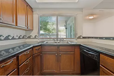203 Trinidad Drive, Grand Prairie, TX 75052 - Photo 9