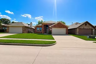 4204 Sapphire Ln, Granbury, TX 76049 - Photo 1